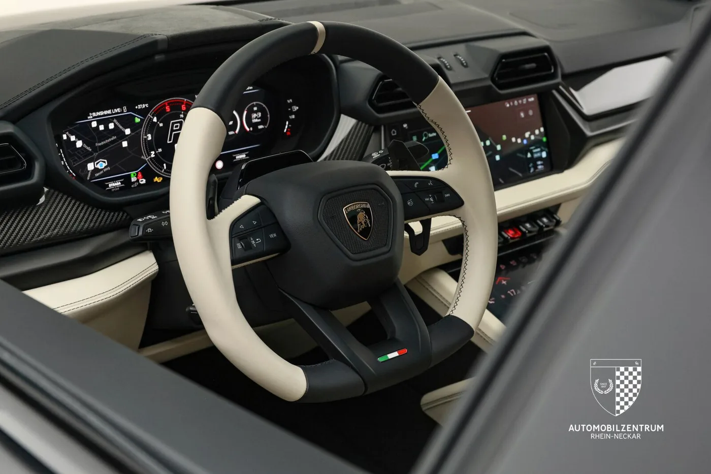 2026 Lamborghini Urus SE proposée par un spécialiste de la supercar à Viernheim, Allemagne, photo 18 sur 25