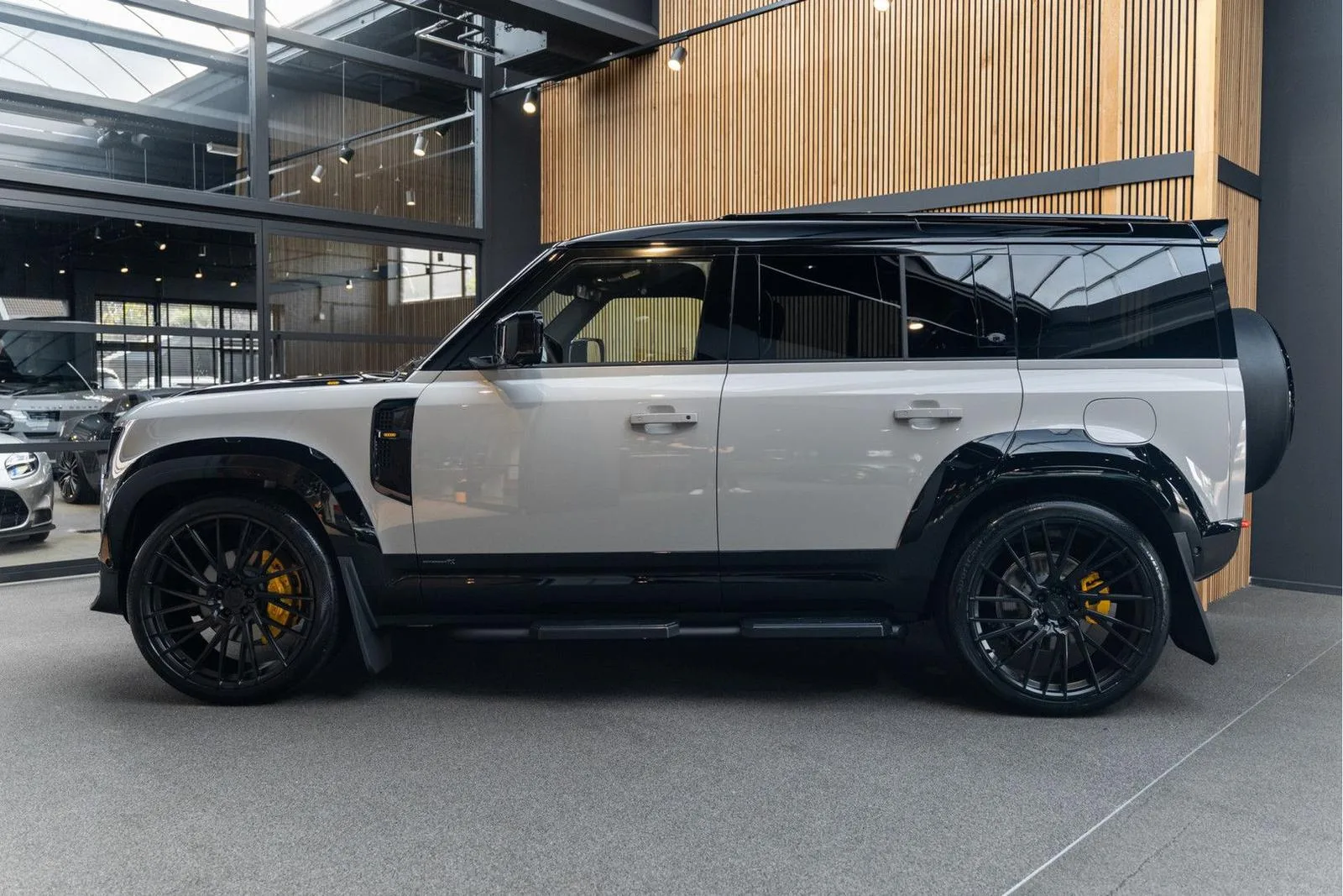 2026 Land Rover Defender 110 X Urban Automotive, 3/30