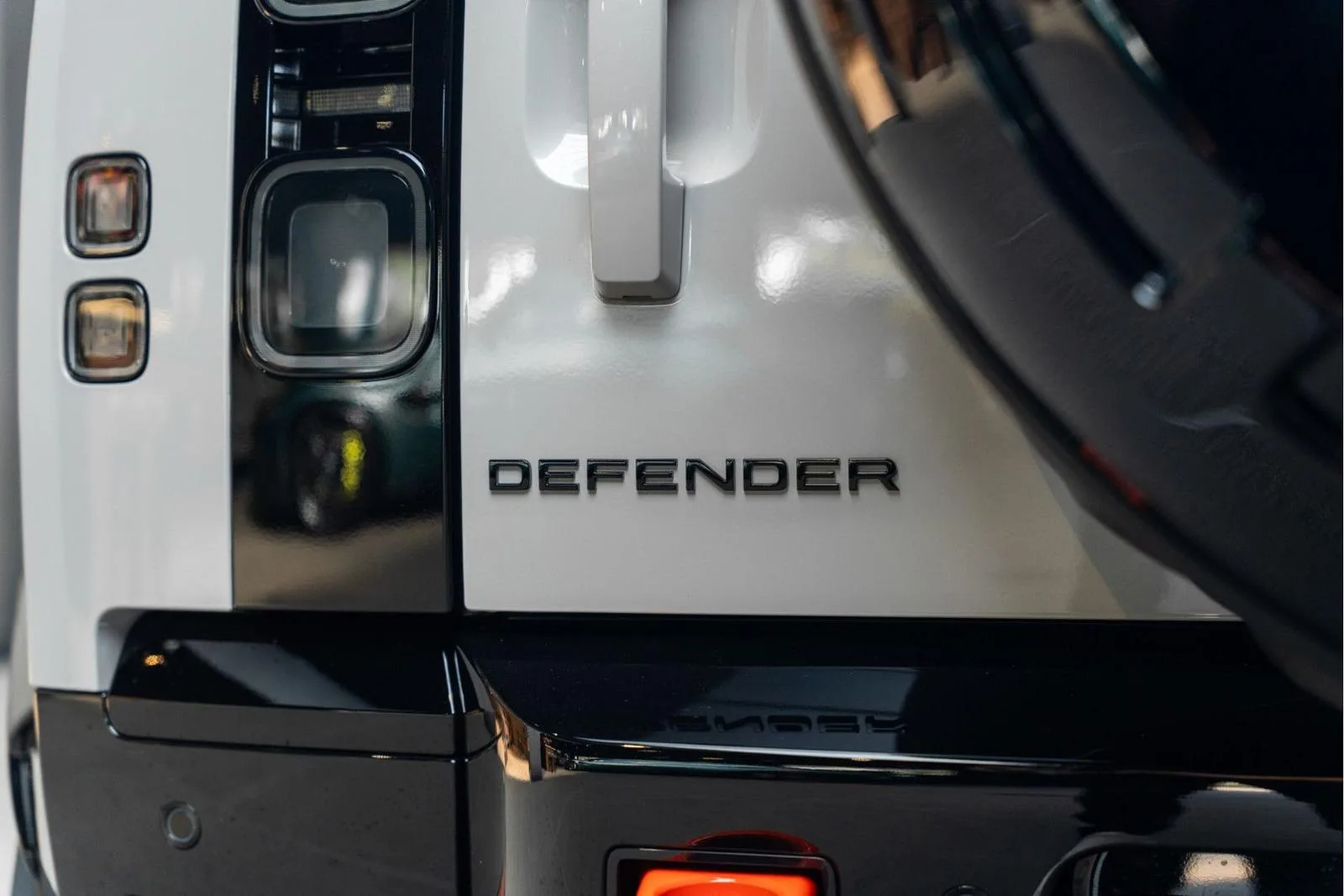 2026 Land Rover Defender 110 X Urban Automotive, 19/30