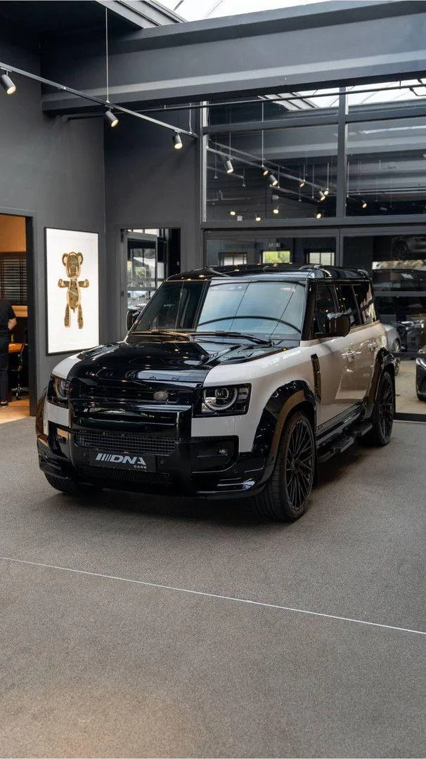 2026 Land Rover Defender 110 X Urban Automotive, 28/30