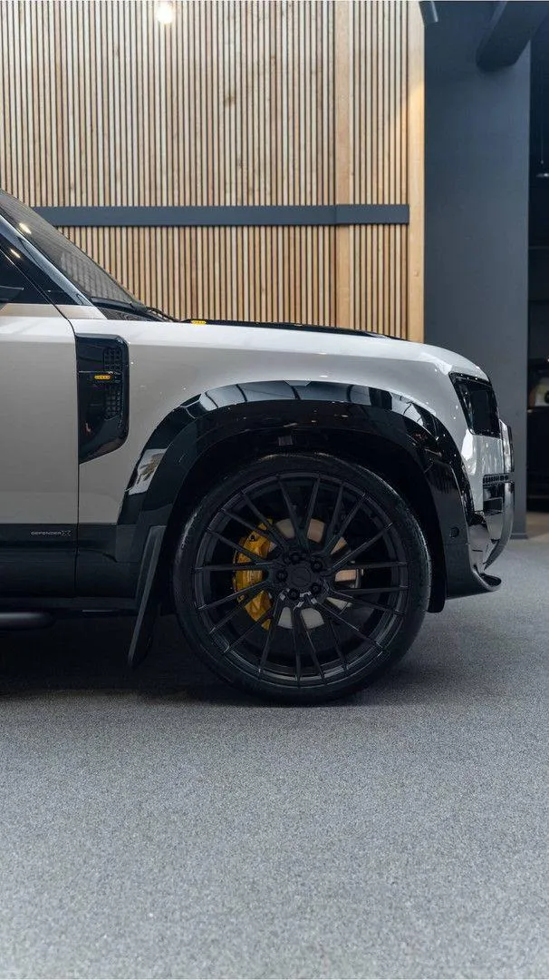 2026 Land Rover Defender 110 X Urban Automotive, 29/30
