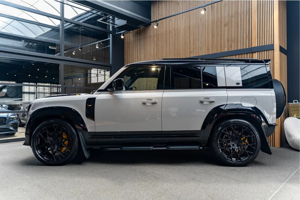 2026 Land Rover Defender 110 X-Dynamic SE Urban Automotive, 3/30