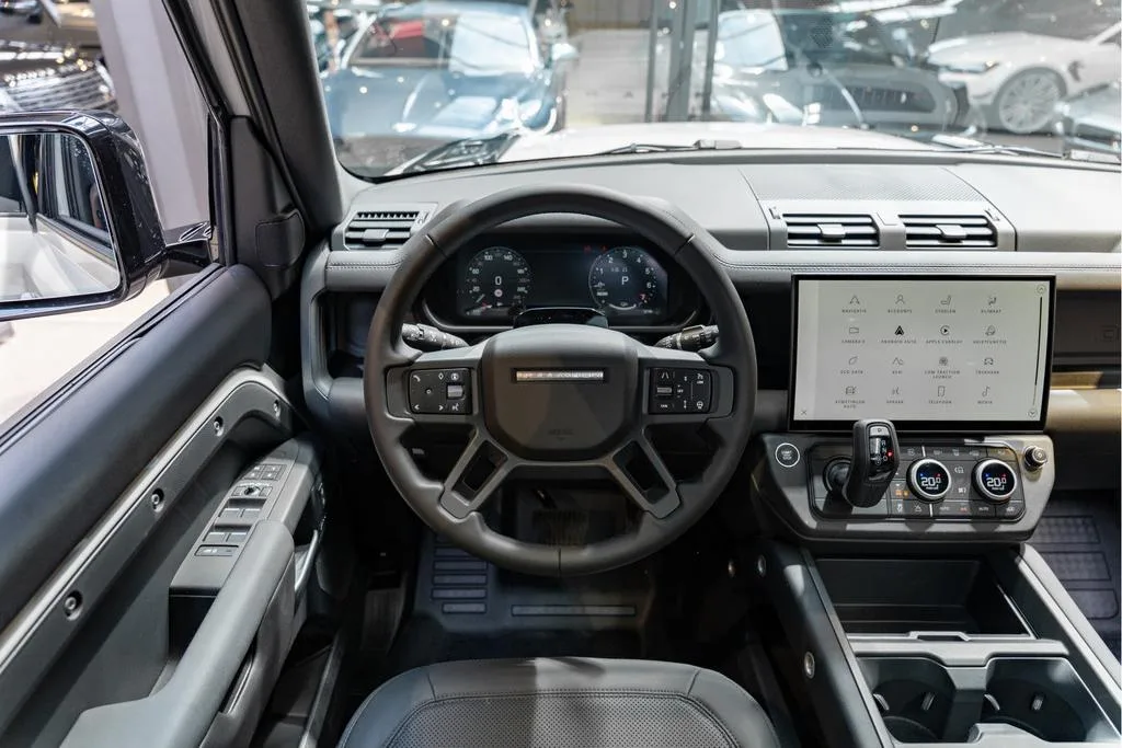 2026 Land Rover Defender 110 X-Dynamic SE Urban Automotive, 7/30