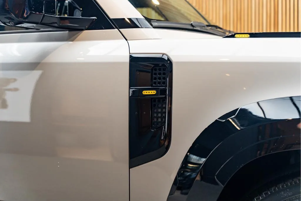 2026 Land Rover Defender 110 X-Dynamic SE Urban Automotive, 17/30