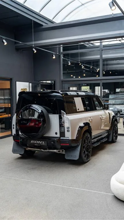 2026 Land Rover Defender 110 X-Dynamic SE Urban Automotive, 30/30