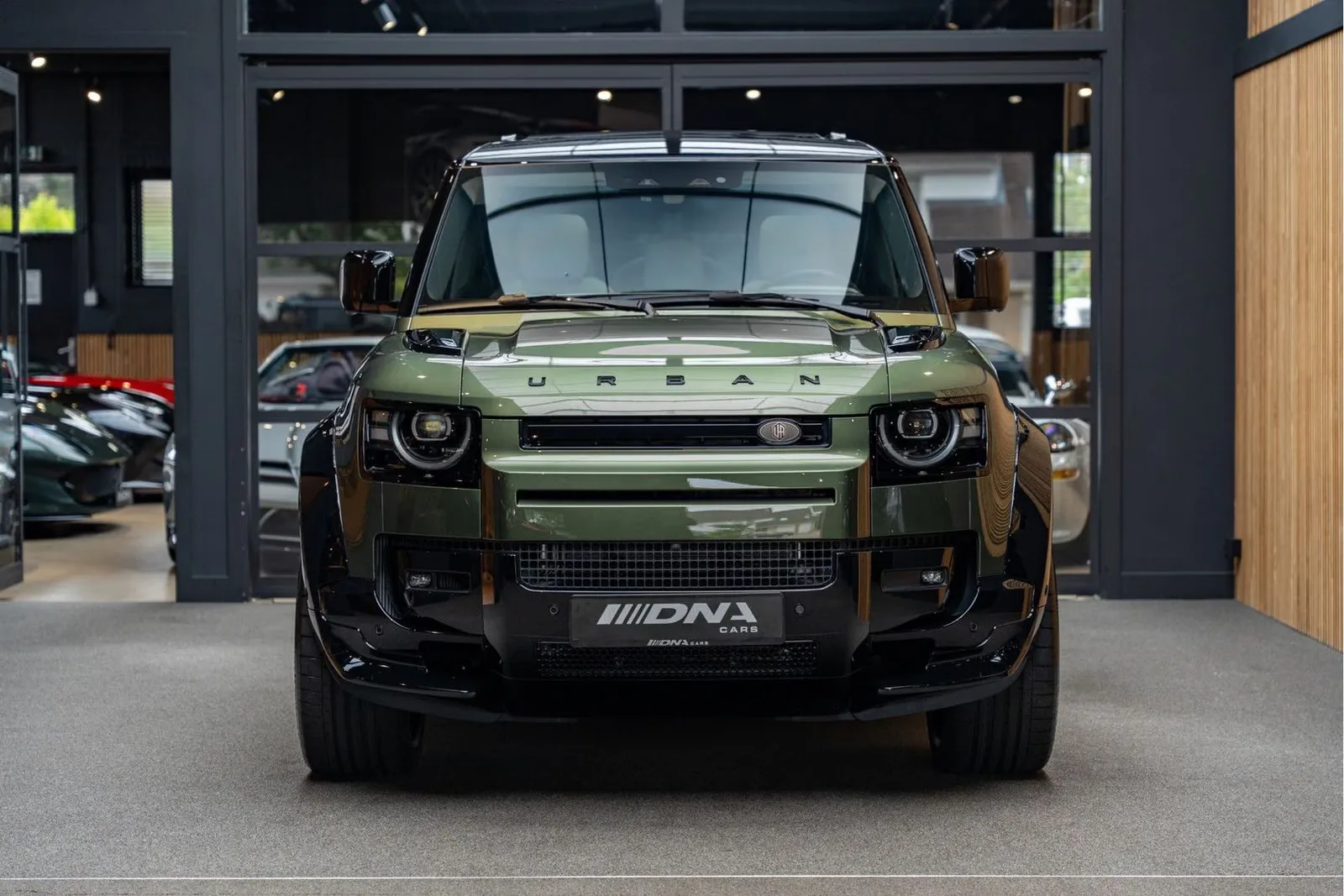 2026 Land Rover Defender 110 X-Dynamic HSE Urban Automotive Widetrack, 2/30