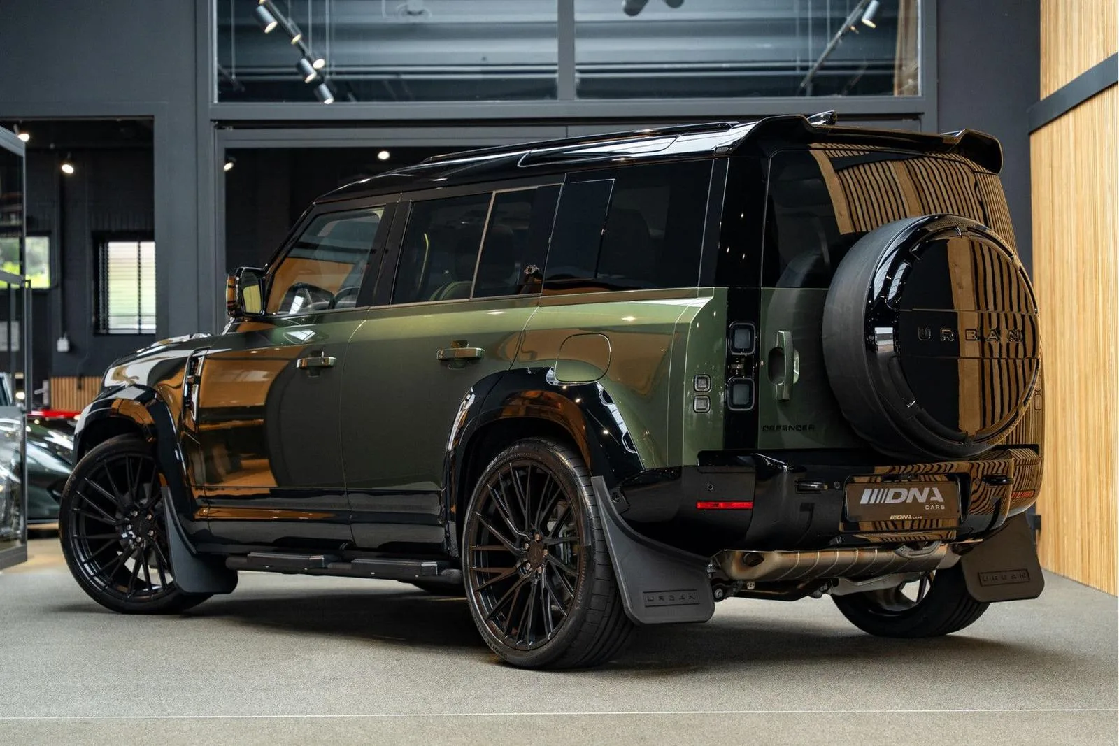 2026 Land Rover Defender 110 X-Dynamic HSE Urban Automotive Widetrack, 5/30