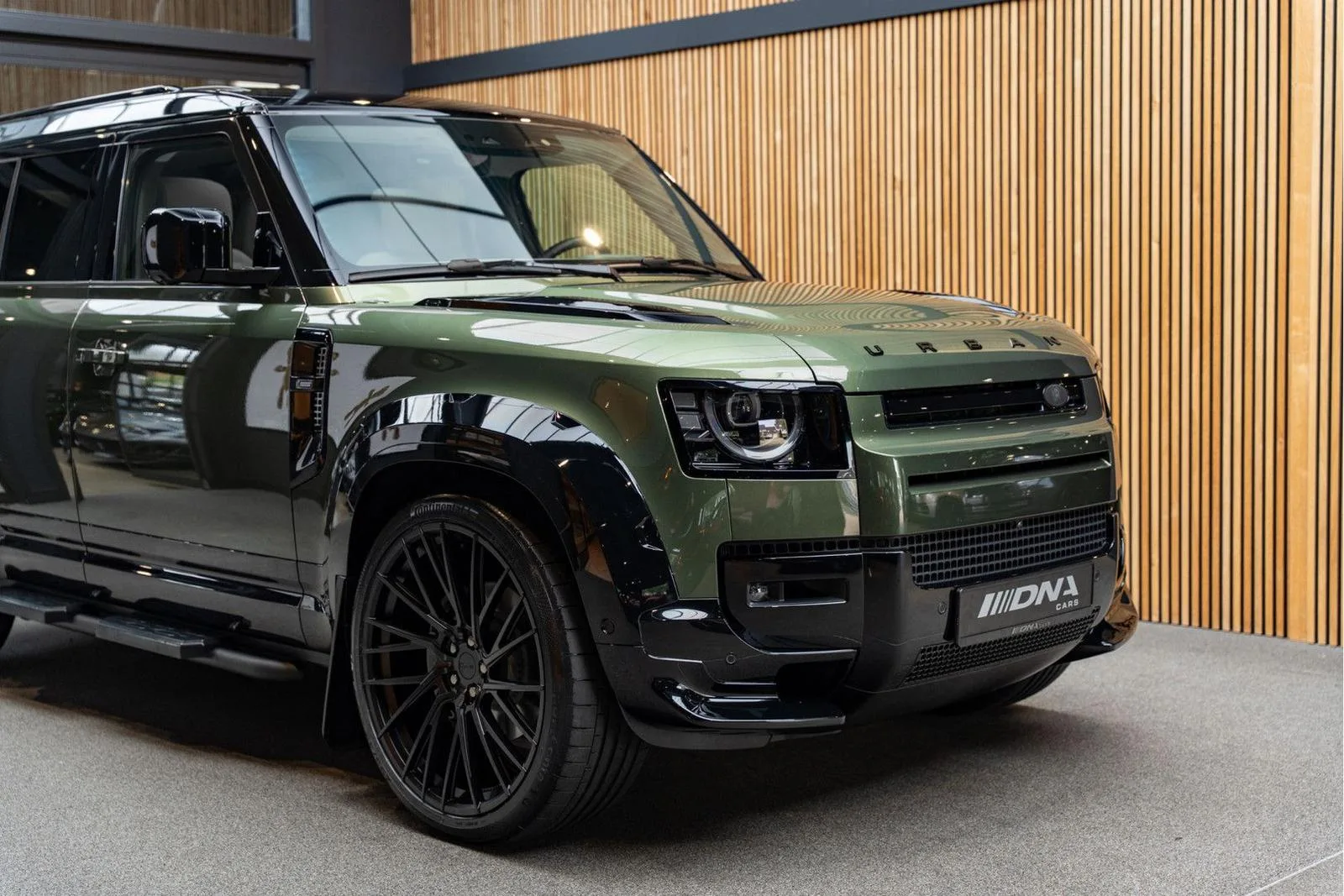 2026 Land Rover Defender 110 X-Dynamic HSE Urban Automotive Widetrack, 11/30