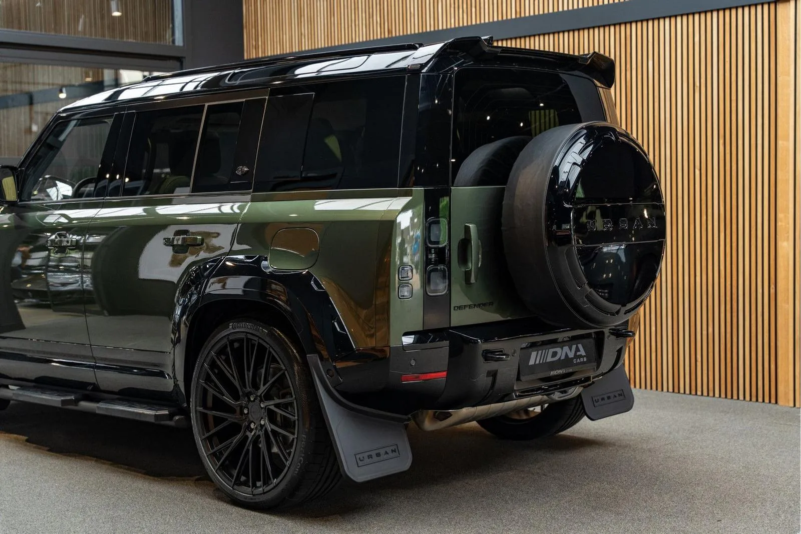 2026 Land Rover Defender 110 X-Dynamic HSE Urban Automotive Widetrack, 12/30