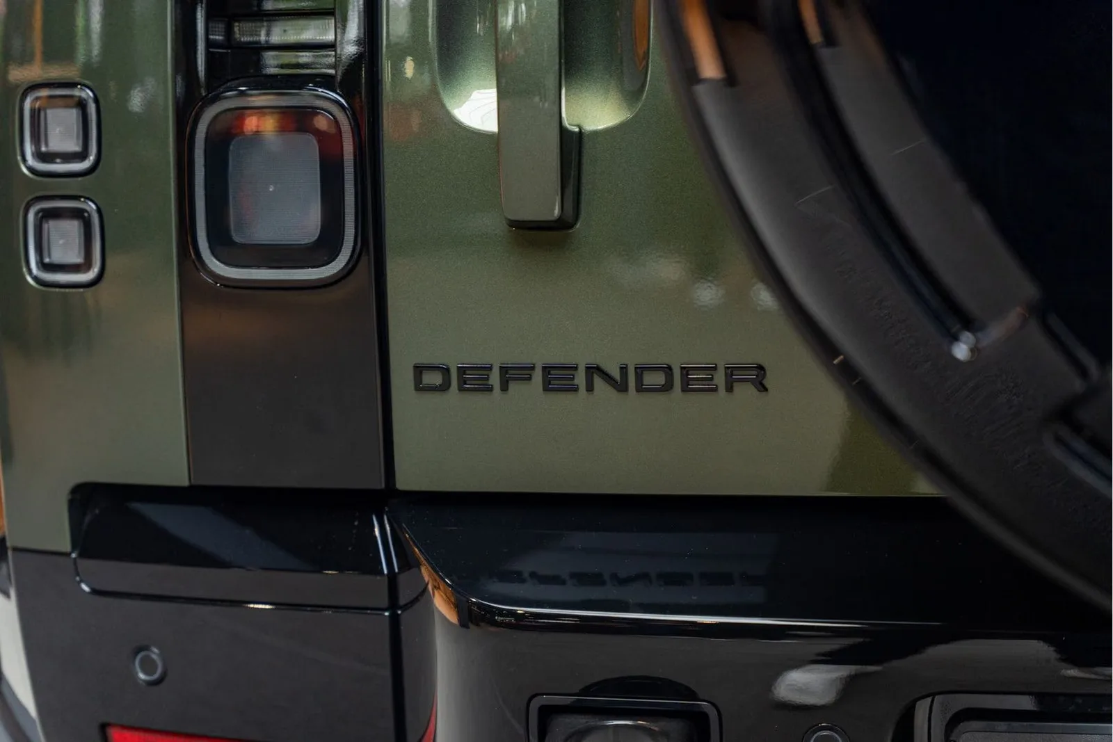 2026 Land Rover Defender 110 X-Dynamic HSE Urban Automotive Widetrack, 19/30