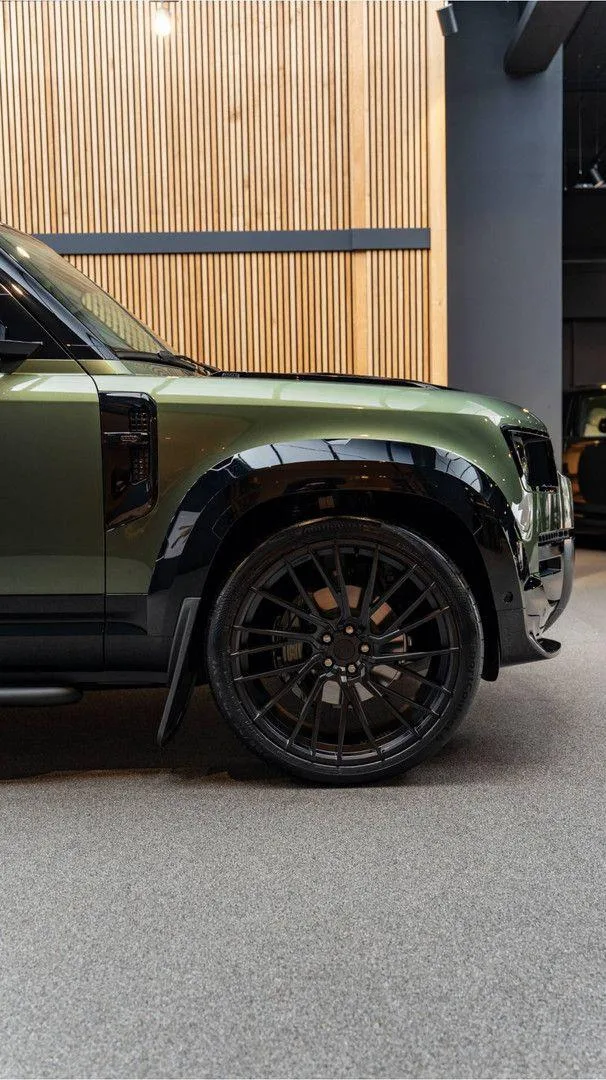2026 Land Rover Defender 110 X-Dynamic HSE Urban Automotive Widetrack, 25/30