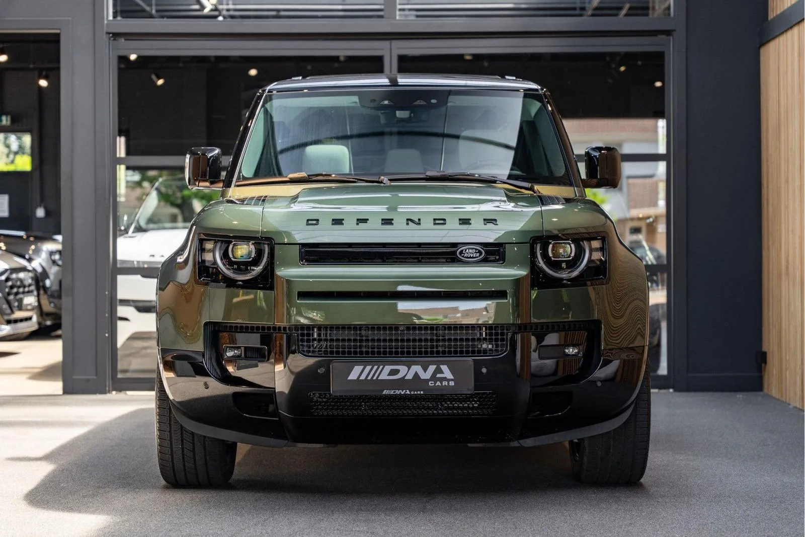 2026 Land Rover Defender 110 X-Dynamic HSE, 5/30