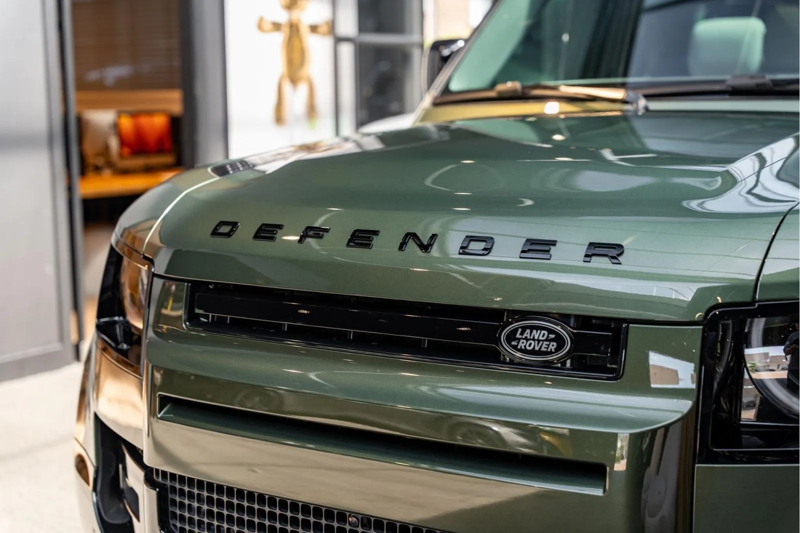 2026 Land Rover Defender 110 X-Dynamic HSE, 6/30
