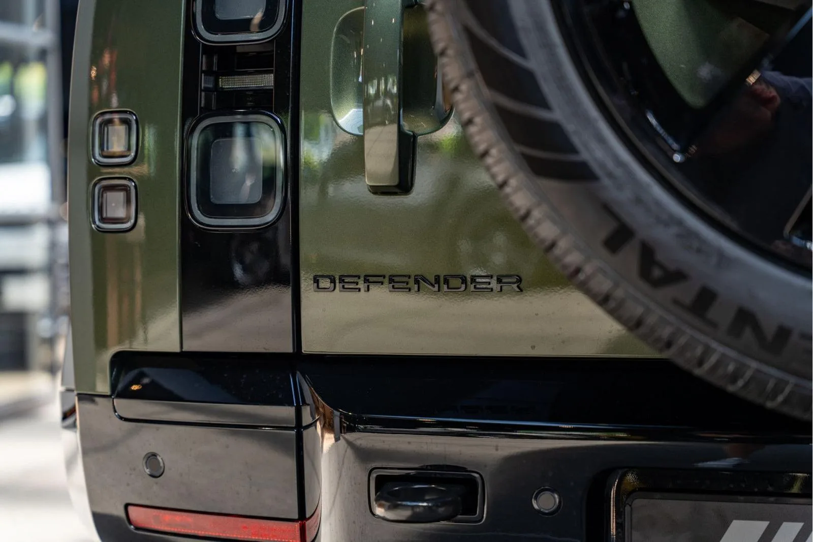 2026 Land Rover Defender 110 X-Dynamic HSE, 10/30