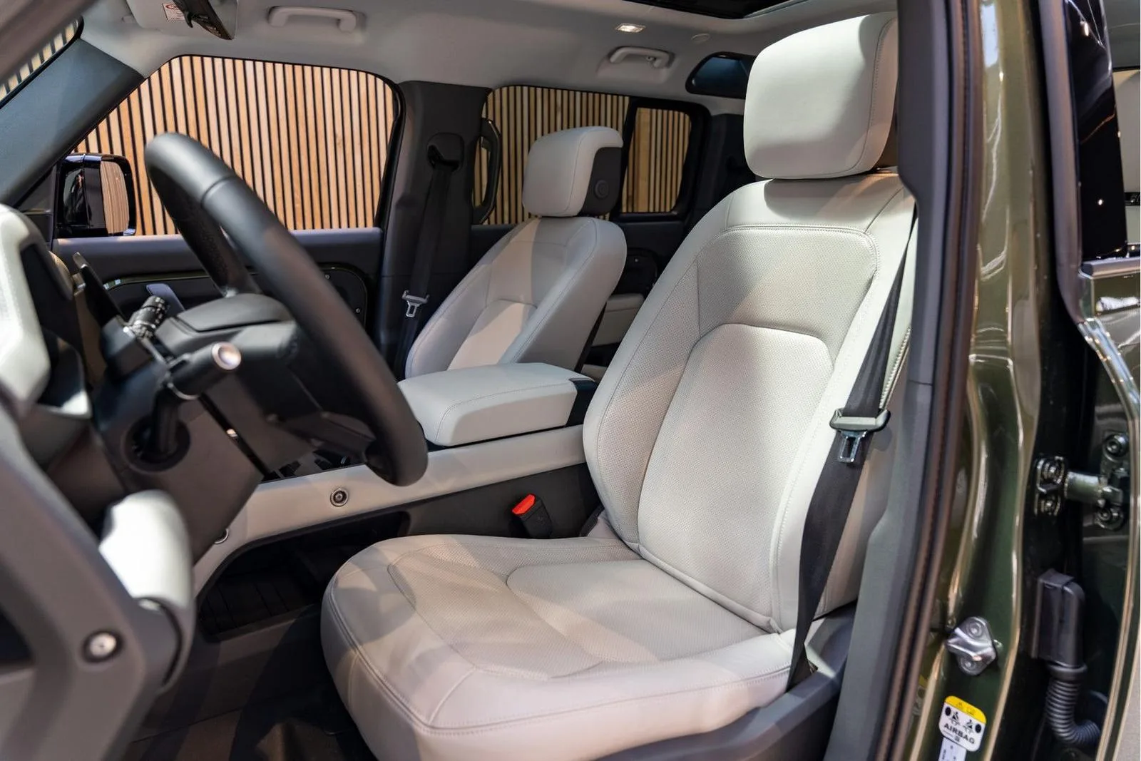 2026 Land Rover Defender 110 X-Dynamic HSE, 12/30