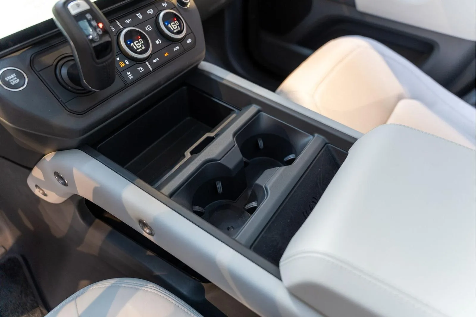 2026 Land Rover Defender 110 X-Dynamic HSE, 19/30