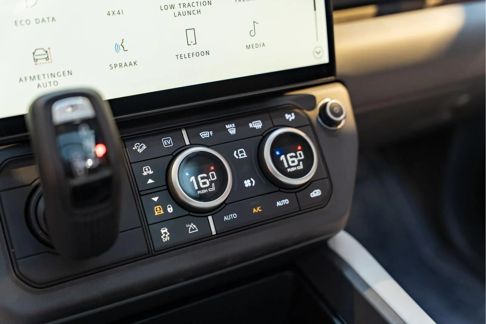 2026 Land Rover Defender 110 X-Dynamic HSE, 21/30