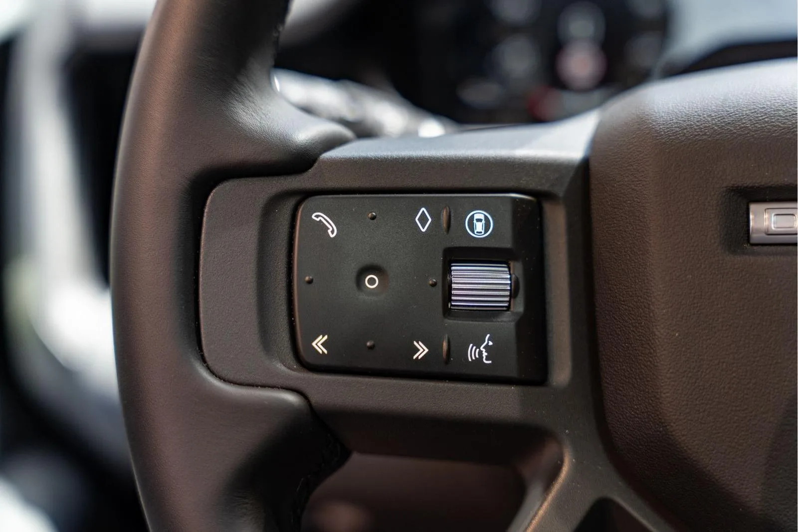2026 Land Rover Defender 110 X-Dynamic HSE, 23/30