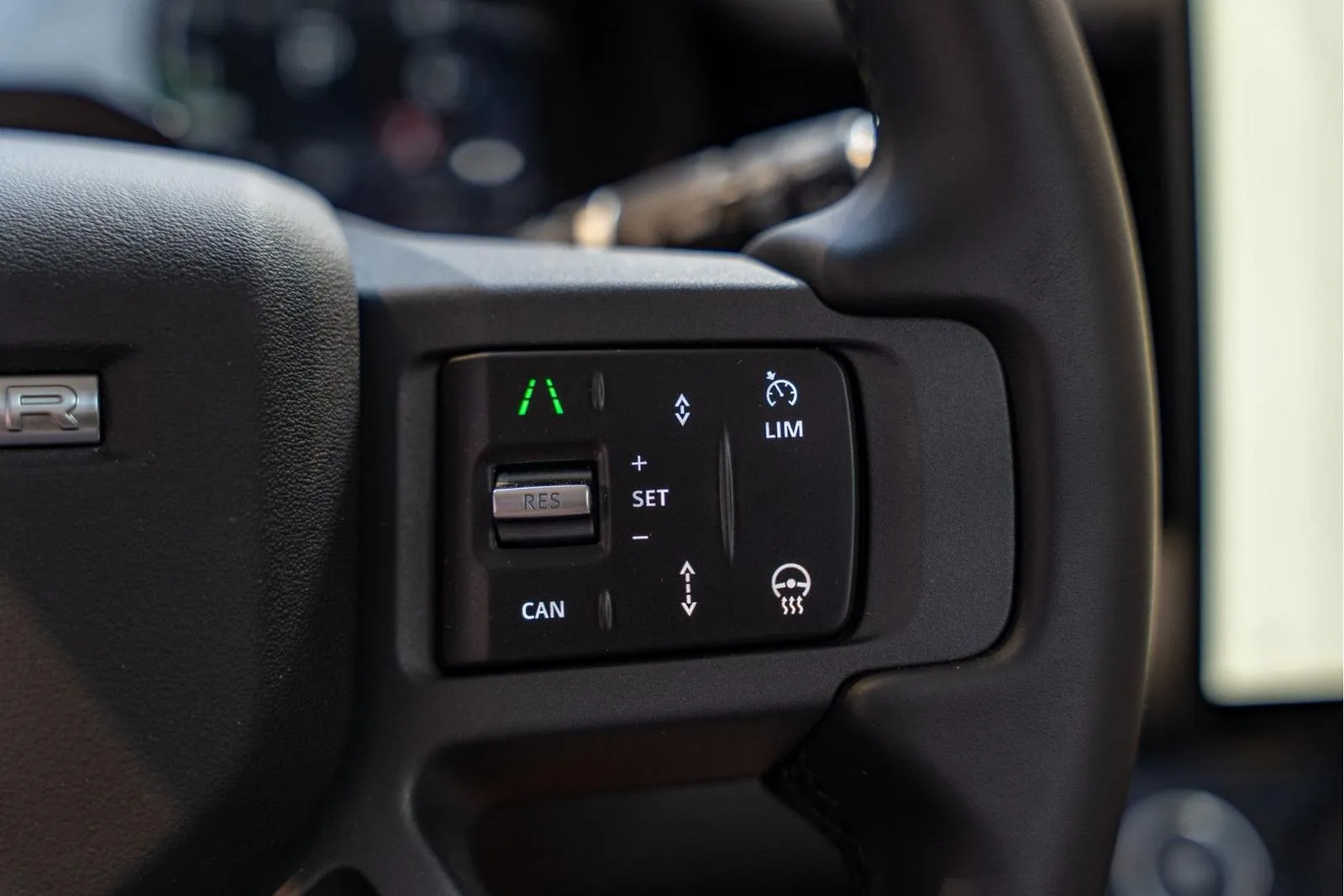2026 Land Rover Defender 110 X-Dynamic HSE, 25/30