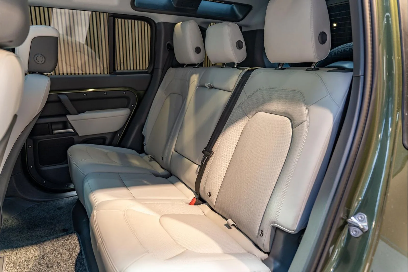 2026 Land Rover Defender 110 X-Dynamic HSE, 30/30