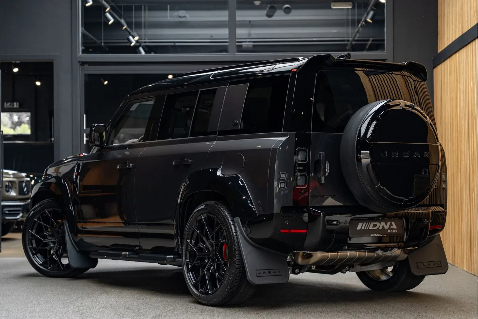 2026 Land Rover Defender 110 X-Dynamic SE Urban Automotive, 5/30
