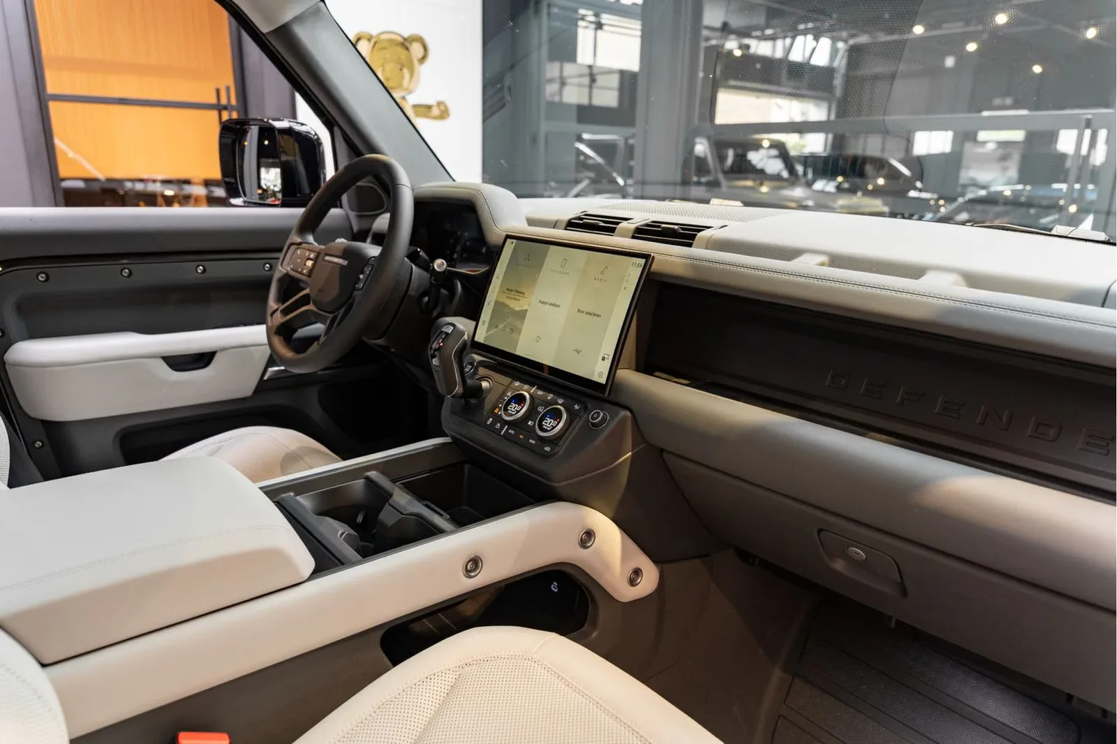 2026 Land Rover Defender 110 X-Dynamic SE Urban Automotive, 8/30