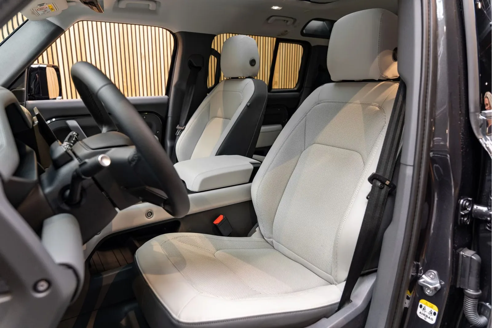 2026 Land Rover Defender 110 X-Dynamic SE Urban Automotive, 9/30