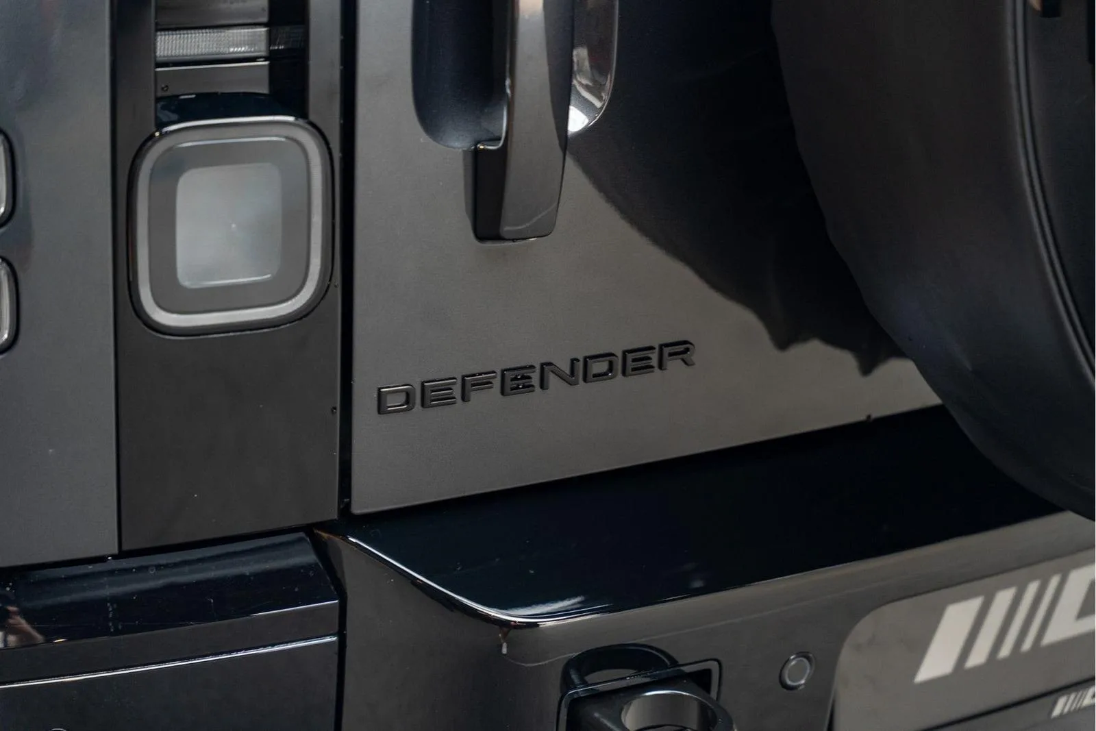 2026 Land Rover Defender 110 X-Dynamic SE Urban Automotive, 26/30