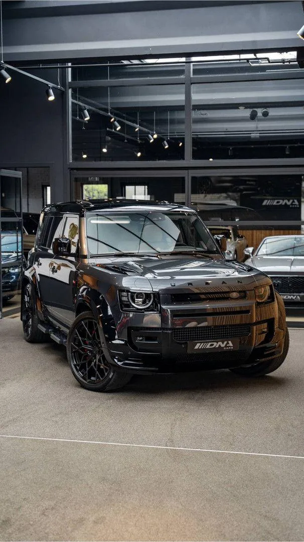 2026 Land Rover Defender 110 X-Dynamic SE Urban Automotive, 27/30