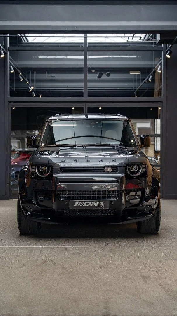 2026 Land Rover Defender 110 X-Dynamic SE Urban Automotive, 28/30