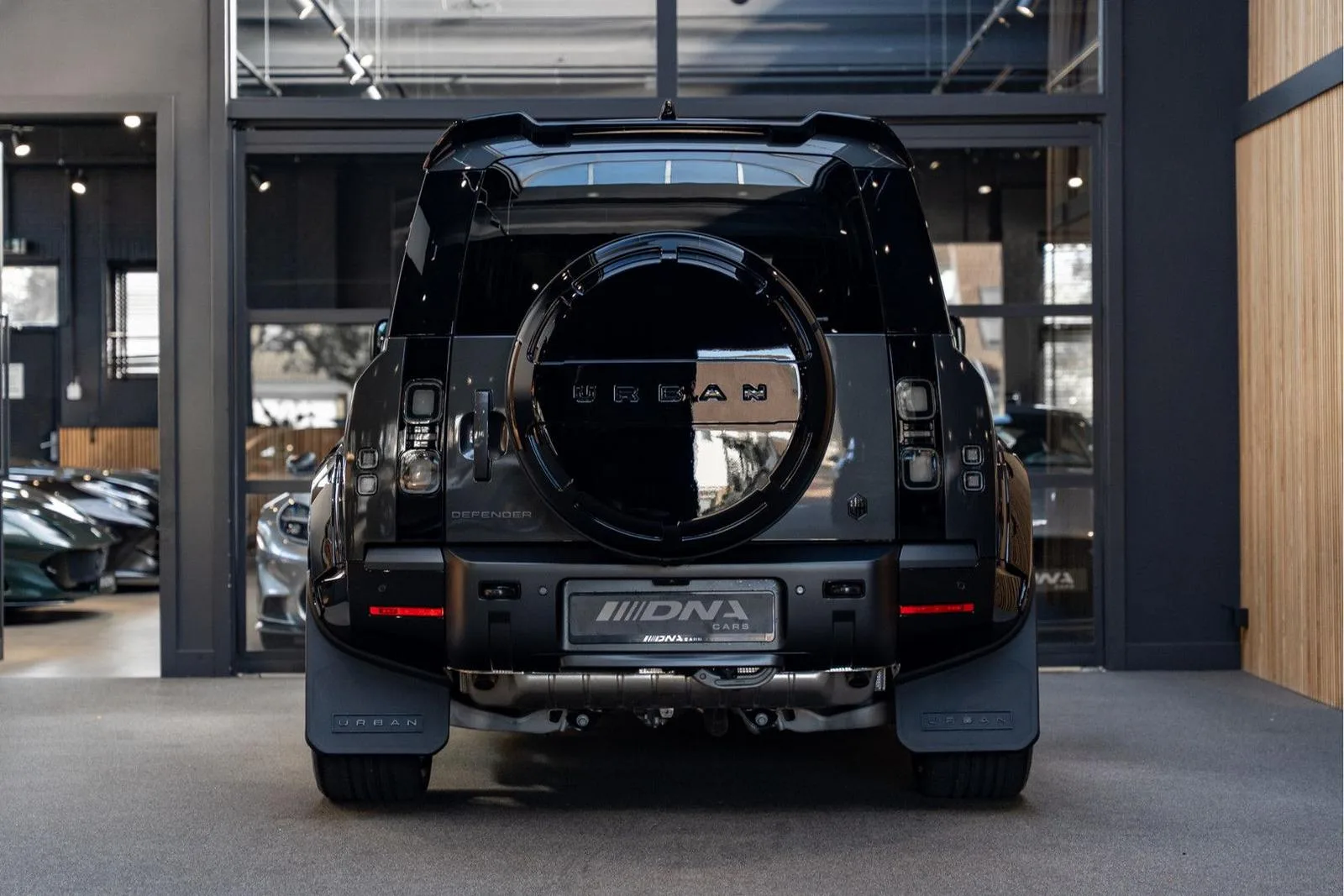 2026 Land Rover Defender 110 X-Dynamic HSE Urban Automotive, 4/30