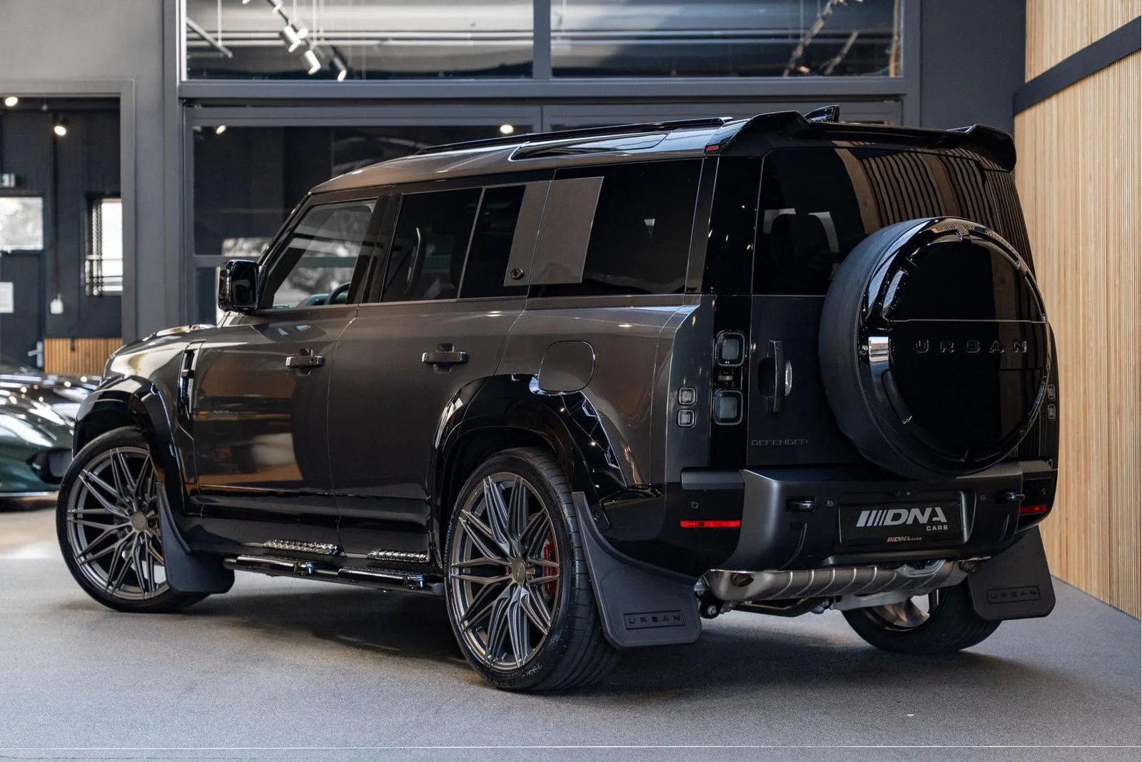2026 Land Rover Defender 110 X-Dynamic HSE Urban Automotive, 5/30