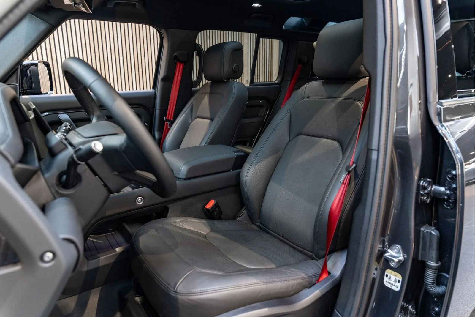 2026 Land Rover Defender 110 X-Dynamic HSE Urban Automotive, 9/30