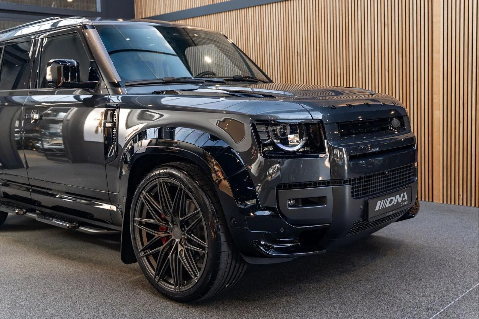 2026 Land Rover Defender 110 X-Dynamic HSE Urban Automotive, 11/30