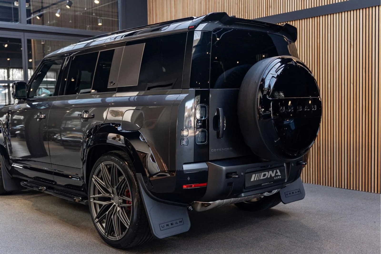 2026 Land Rover Defender 110 X-Dynamic HSE Urban Automotive, 12/30
