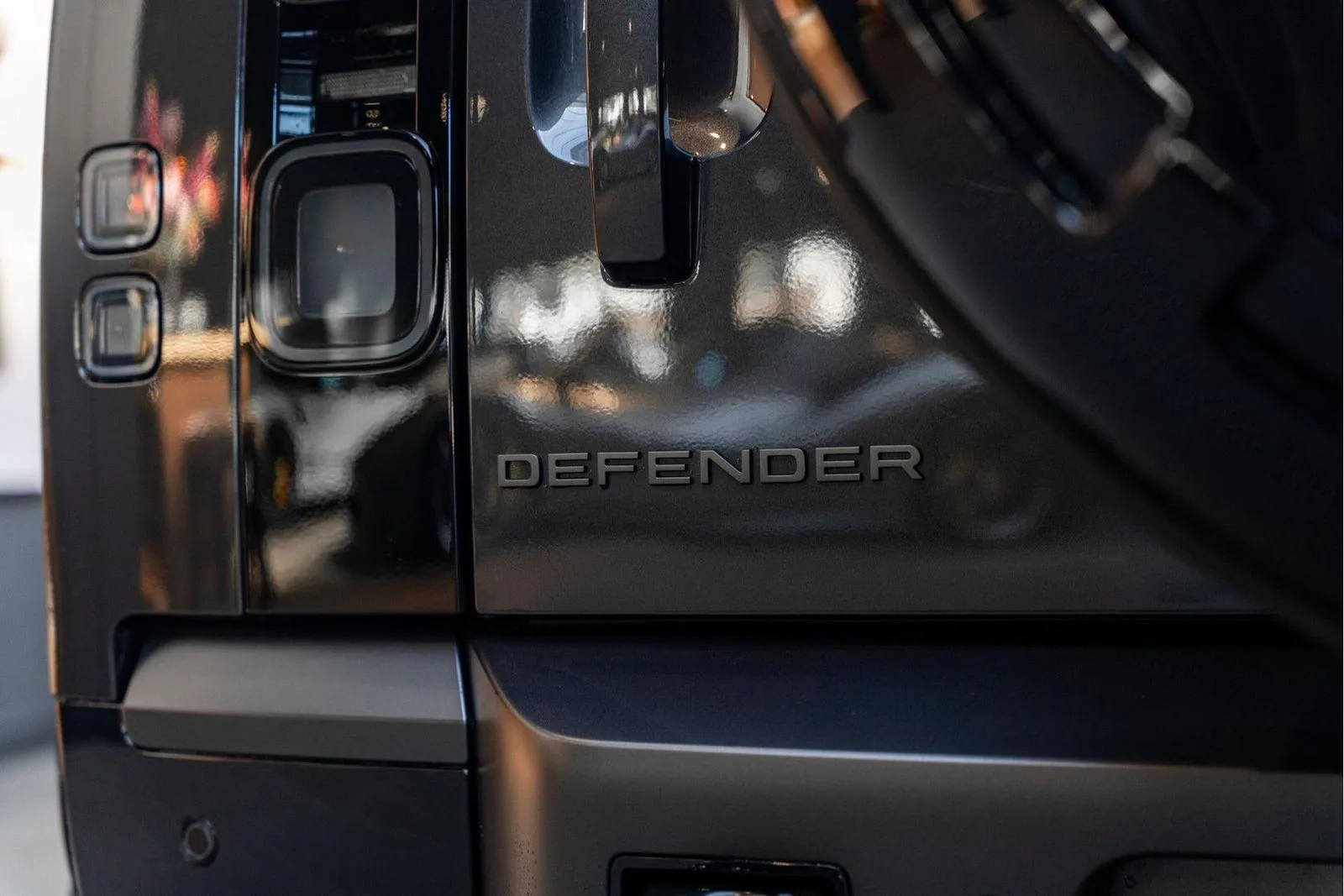 2026 Land Rover Defender 110 X-Dynamic HSE Urban Automotive, 21/30