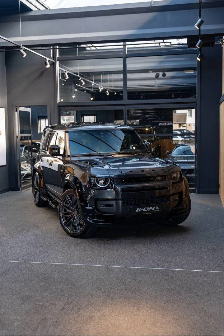 2026 Land Rover Defender 110 X-Dynamic HSE Urban Automotive, 25/30