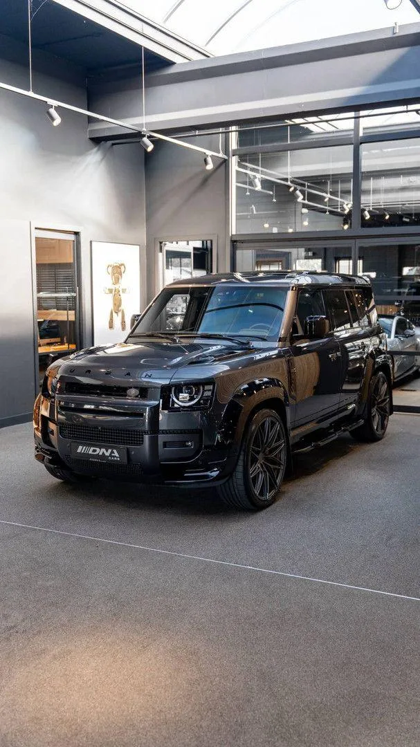 2026 Land Rover Defender 110 X-Dynamic HSE Urban Automotive, 27/30