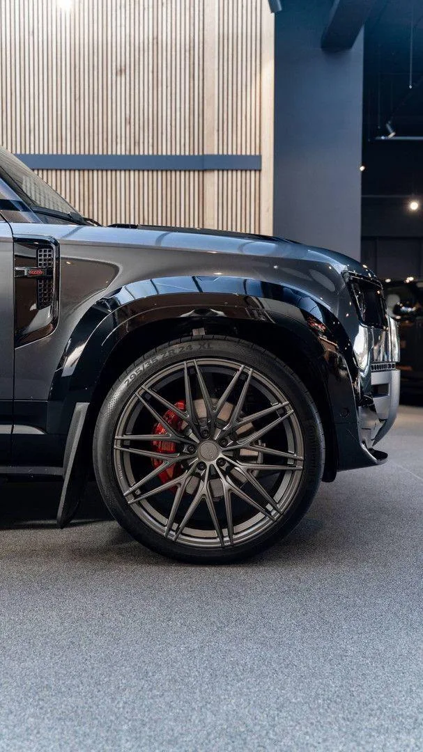 2026 Land Rover Defender 110 X-Dynamic HSE Urban Automotive, 28/30