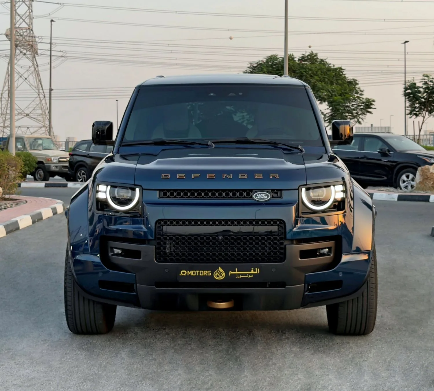 2026 Land Rover Defender 110 Octa P635 proposée par un concessionnaire spécialisé à Dubai, Émirats arabes unis, photo 2 sur 13