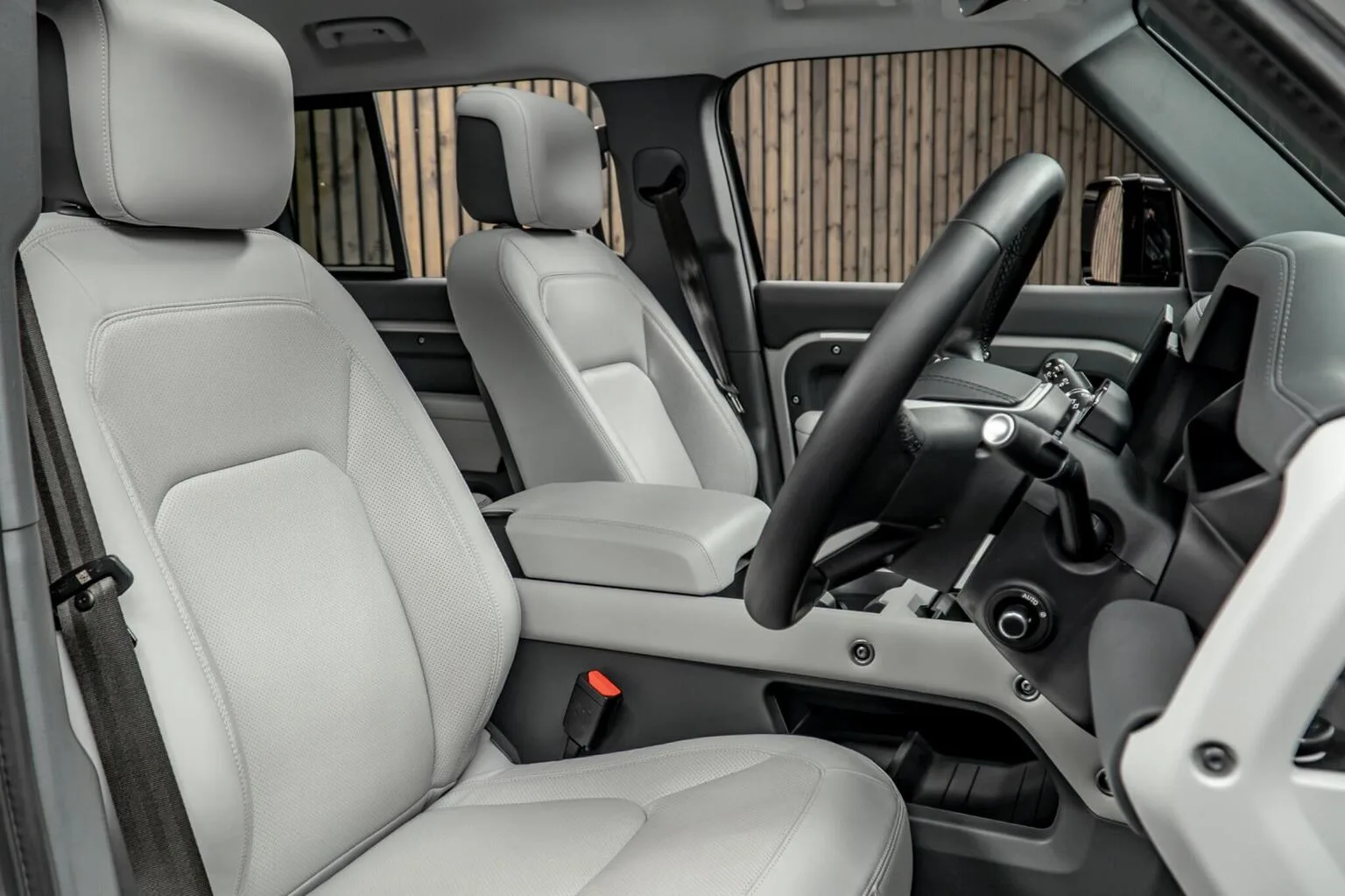 2026 Land Rover Defender 110 D250 X-Dynamic HSE Urban Automotive, 7/30