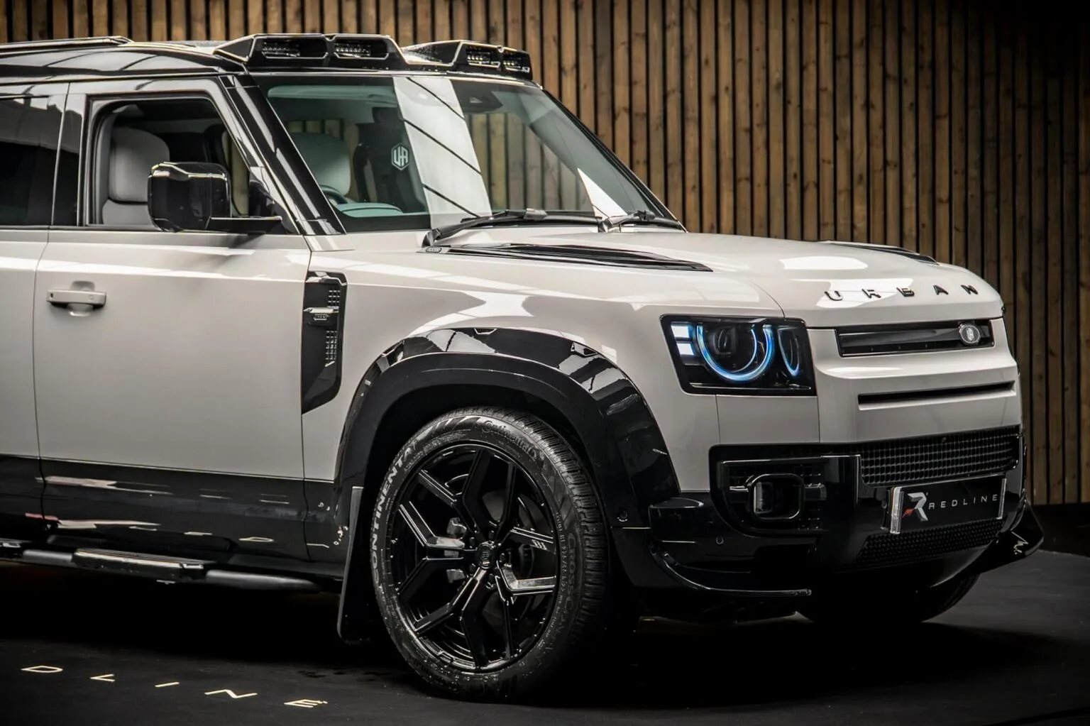 2026 Land Rover Defender 110 D250 X-Dynamic HSE Urban Automotive, 9/30