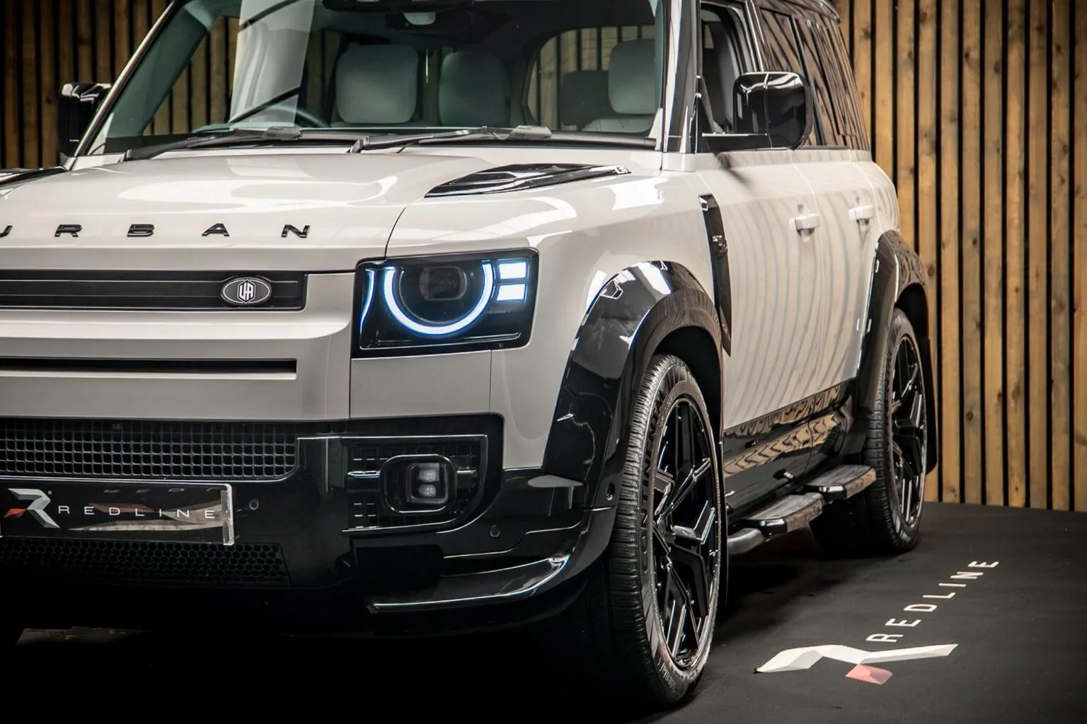 2026 Land Rover Defender 110 D250 X-Dynamic HSE Urban Automotive, 13/30