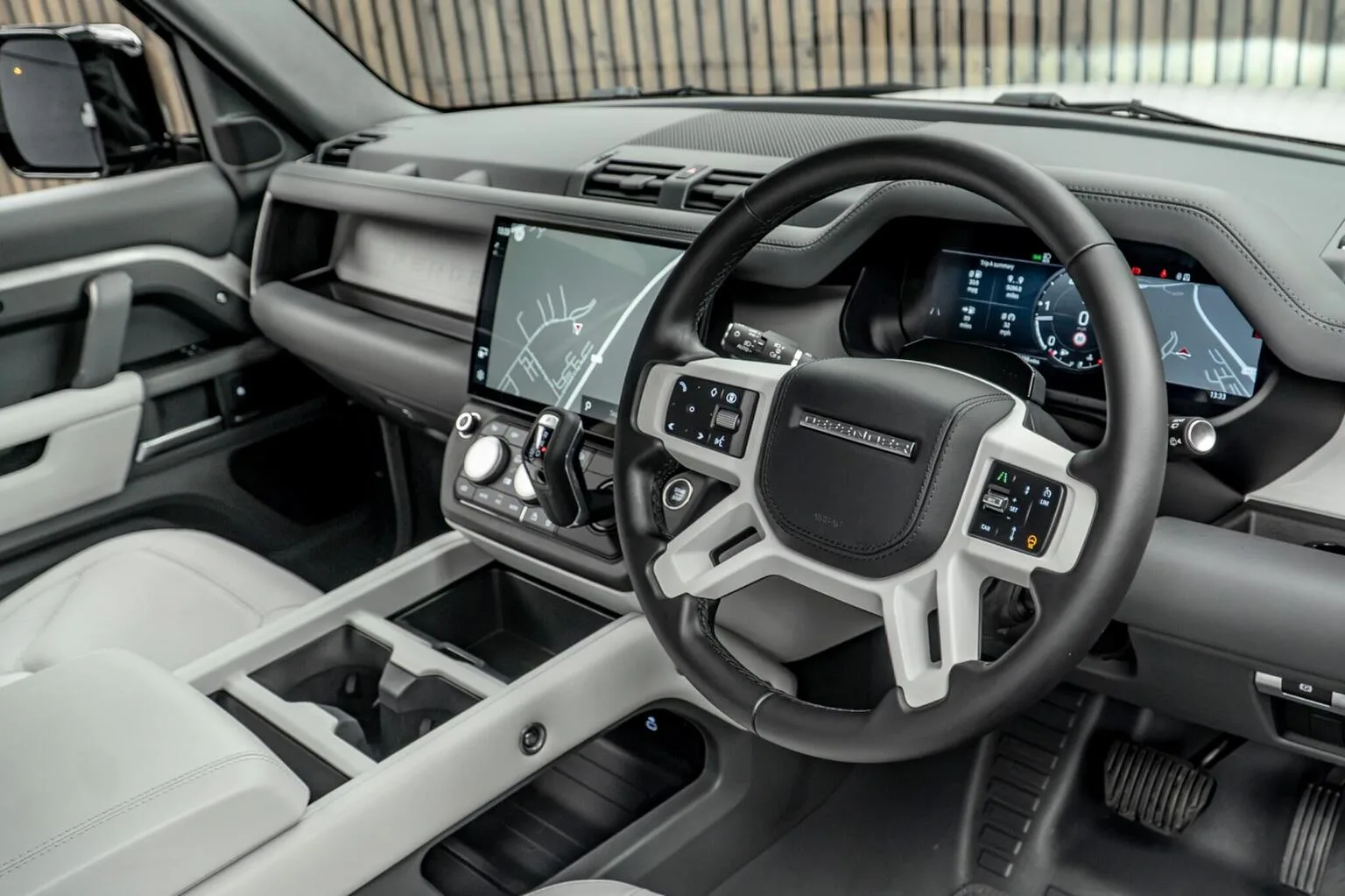 2026 Land Rover Defender 110 D250 X-Dynamic HSE Urban Automotive, 24/30