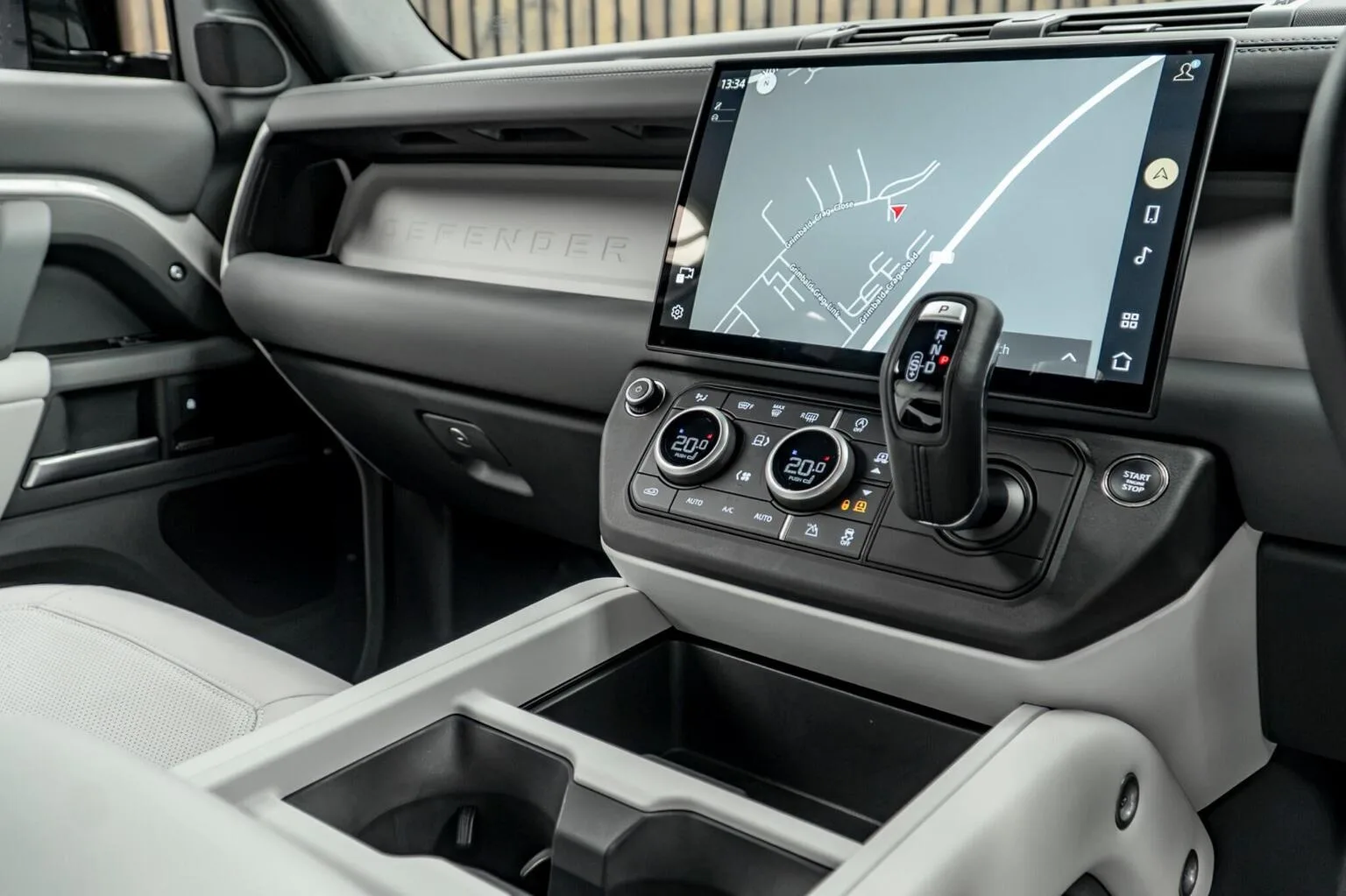 2026 Land Rover Defender 110 D250 X-Dynamic HSE Urban Automotive, 26/30