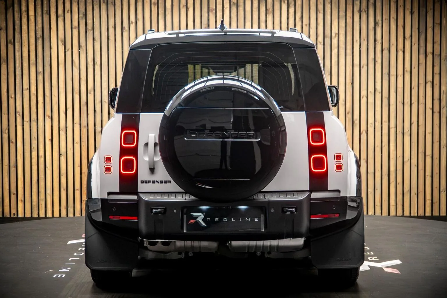 2026 Land Rover Defender 110 D350 X-Dynamic HSE, 6/30