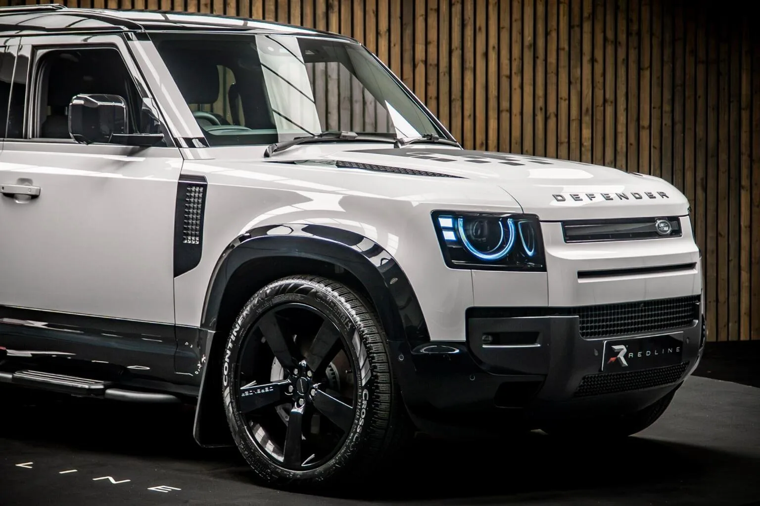 2026 Land Rover Defender 110 D350 X-Dynamic HSE, 9/30