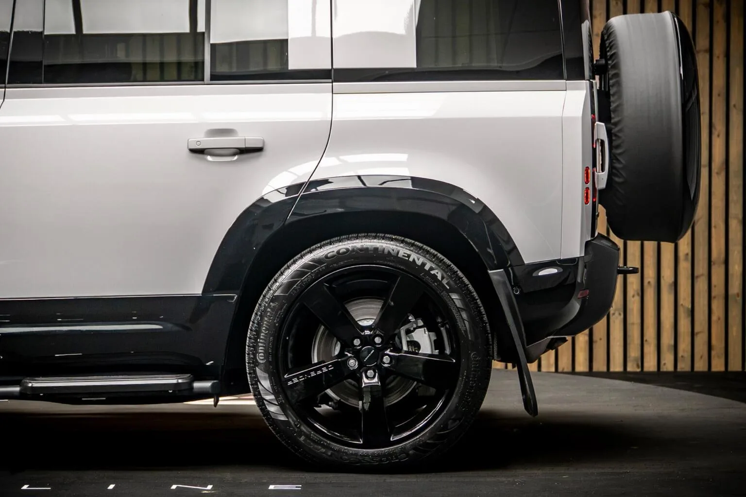 2026 Land Rover Defender 110 D350 X-Dynamic HSE, 17/30