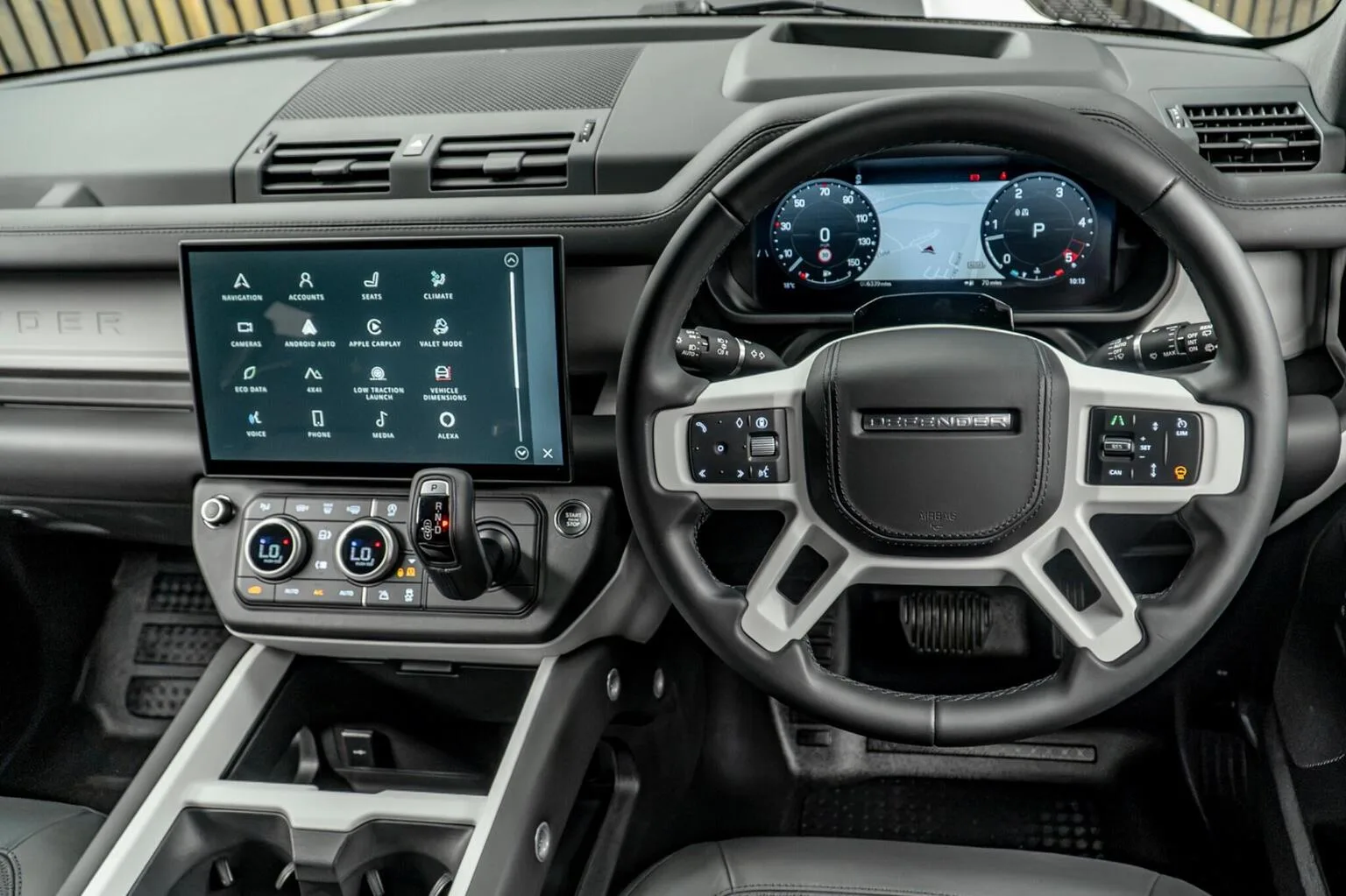 2026 Land Rover Defender 110 D350 X-Dynamic HSE, 25/30