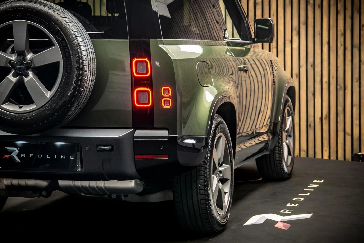 2026 Land Rover Defender 90 D250 X-Dynamic SE, 20/30